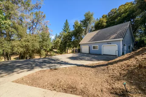 Exterior - 7181 Nutmeg Ln, Placerville, CA 95667 photo 8 of 15