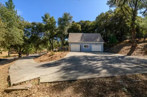 Exterior - 7181 Nutmeg Ln, Placerville, CA 95667 photo 9 of 15