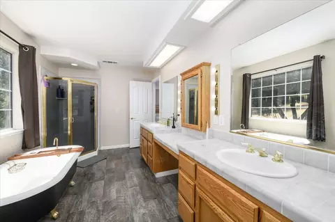 Bath - 7181 Nutmeg Ln, Placerville, CA 95667 photo 4 of 4