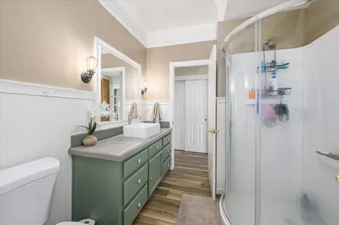 Bath - 7181 Nutmeg Ln, Placerville, CA 95667 photo 2 of 4