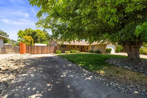 3832 Ballard Dr, Carmichael, CA 95608 photo 3