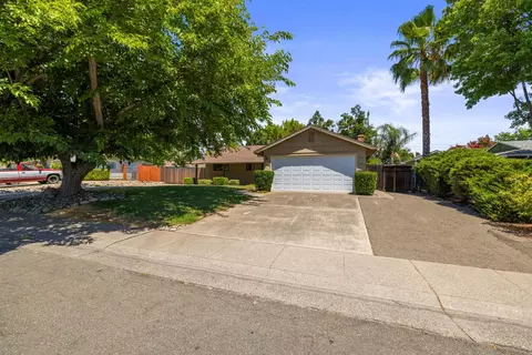 3832 Ballard Dr, Carmichael, CA 95608 photo 2