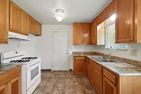 495 Q St, Merced, CA 95341 photo 12