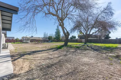 Exterior - 4112 Anna Ave, Keyes, CA 95328 photo 5 of 7