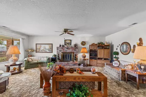 Living - 1009 Zinfandel Pl, Modesto, CA 95351 photo 1 of 6