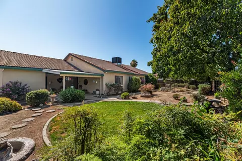 Exterior - 1009 Zinfandel Pl, Modesto, CA 95351 photo 10 of 15