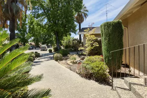 241 Charlemagne Way, Modesto, CA 95350 photo 7
