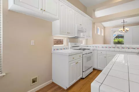 Kitchen - 2578 Knobcone Ln, Lodi, CA 95242 photo 4 of 8