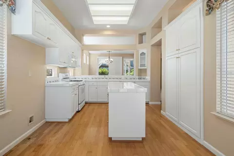 Kitchen - 2578 Knobcone Ln, Lodi, CA 95242 photo 8 of 8