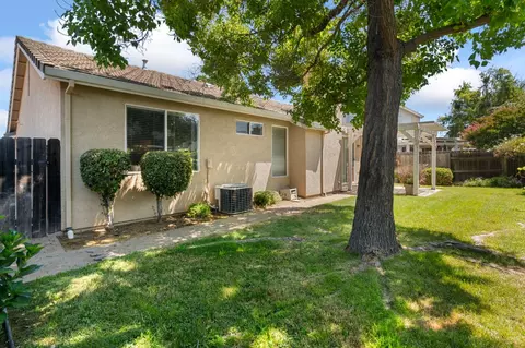 Exterior - 2578 Knobcone Ln, Lodi, CA 95242 photo 8 of 8