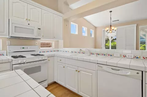 Kitchen - 2578 Knobcone Ln, Lodi, CA 95242 photo 7 of 8