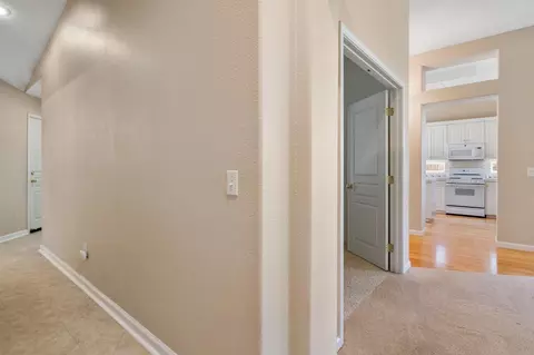 Entry Way - 2578 Knobcone Ln, Lodi, CA 95242 photo 2 of 3