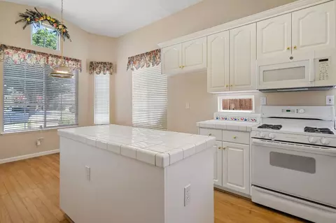 Kitchen - 2578 Knobcone Ln, Lodi, CA 95242 photo 1 of 8