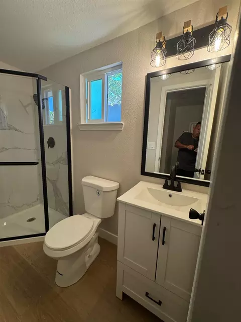 Bath - 2026 Scribner St, Stockton, CA 95206 photo 3 of 4