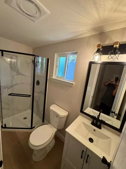 Bath - 2026 Scribner St, Stockton, CA 95206 photo 4 of 4