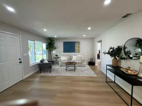 Living - 2026 Scribner St, Stockton, CA 95206 photo 3 of 4