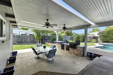 Exterior - 2517 Greenfield Way, Carmichael, CA 95608 photo 4 of 10