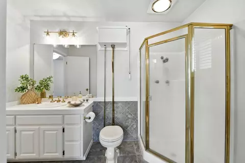 Bath - 2517 Greenfield Way, Carmichael, CA 95608 photo 3 of 4