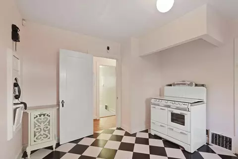 715 W Walnut St, Lodi, CA 95240 photo 11