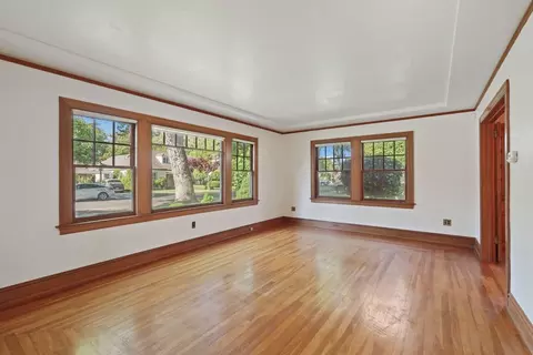 715 W Walnut St, Lodi, CA 95240 photo 5