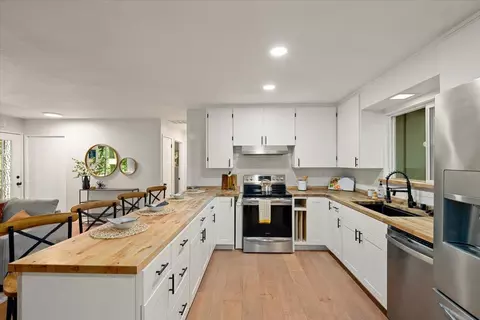 Kitchen - 10225 Elder Dr, Grass Valley, CA 95949 photo 3 of 4