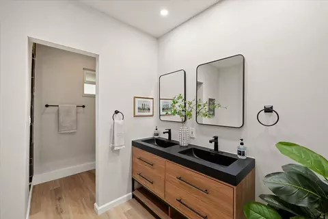 Bath - 10225 Elder Dr, Grass Valley, CA 95949 photo 1 of 3