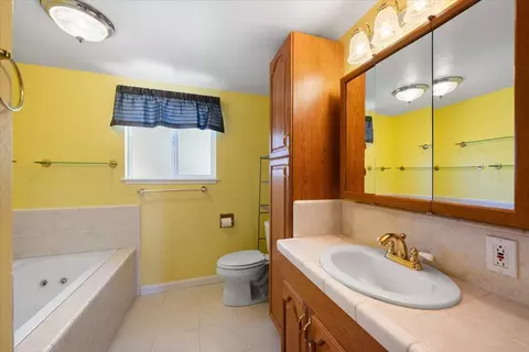 Bath - 4420 Panorama Dr, Placerville, CA 95667 photo 1 of 2