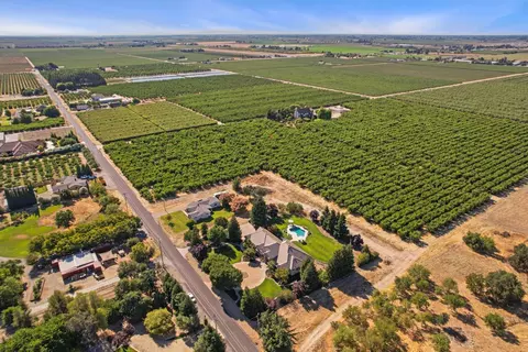 1351 Mettler Rd, Lodi, CA 95242 photo 1