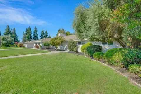 Exterior - 7025 Hillcrest Dr, Modesto, CA 95356 photo 4 of 12