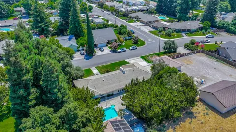 View/Area - 7025 Hillcrest Dr, Modesto, CA 95356 photo 6 of 9