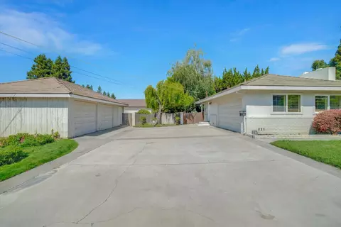 Exterior - 7025 Hillcrest Dr, Modesto, CA 95356 photo 3 of 12