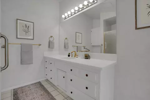 Bath - 7025 Hillcrest Dr, Modesto, CA 95356 photo 4 of 4