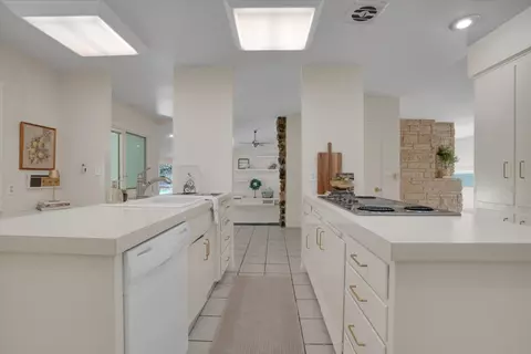 Kitchen - 7025 Hillcrest Dr, Modesto, CA 95356 photo 5 of 5