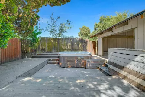 Exterior - 7025 Hillcrest Dr, Modesto, CA 95356 photo 9 of 12