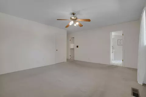 Bedroom - 7025 Hillcrest Dr, Modesto, CA 95356 photo 5 of 5