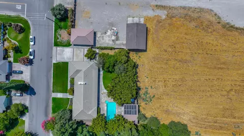 View/Area - 7025 Hillcrest Dr, Modesto, CA 95356 photo 5 of 9
