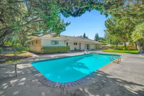 Exterior - 7025 Hillcrest Dr, Modesto, CA 95356 photo 12 of 12