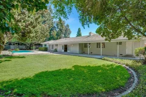 Exterior - 7025 Hillcrest Dr, Modesto, CA 95356 photo 7 of 12