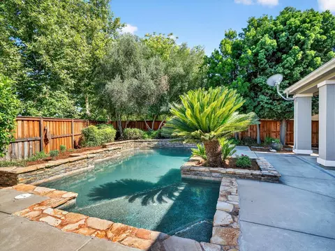 Exterior - 1514 Oceano Way, Davis, CA 95618 photo 5 of 7