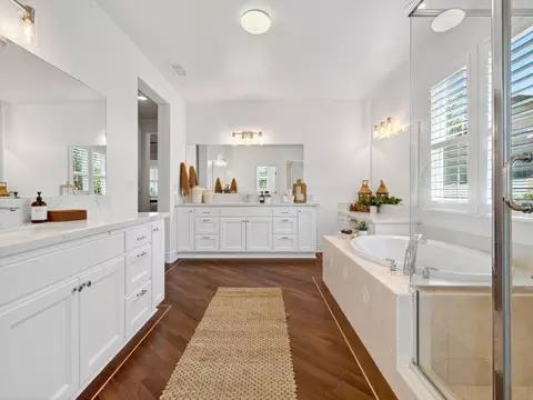 Bath - 1514 Oceano Way, Davis, CA 95618 photo 5 of 9