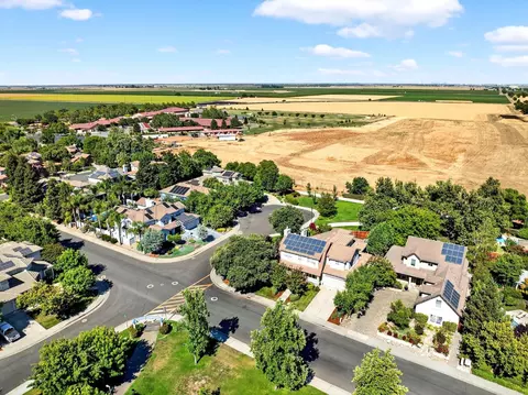 View/Area - 1514 Oceano Way, Davis, CA 95618 photo 4 of 5