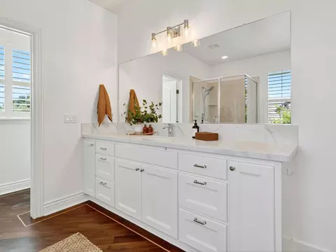 Bath - 1514 Oceano Way, Davis, CA 95618 photo 6 of 9