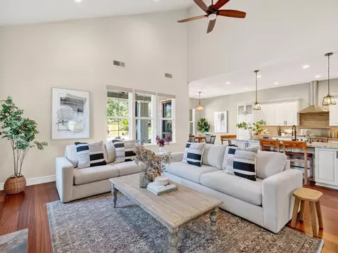 Living - 1514 Oceano Way, Davis, CA 95618 photo 4 of 5