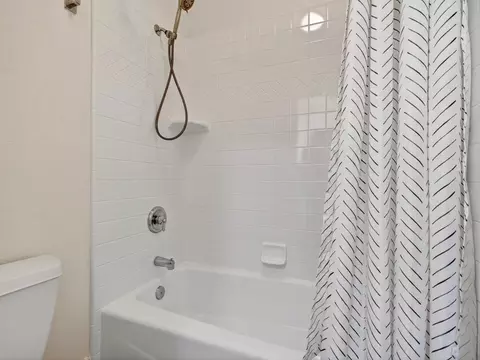 Bath - 1514 Oceano Way, Davis, CA 95618 photo 9 of 9