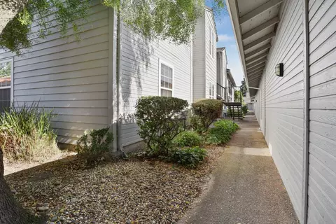 Exterior - 2400 Eilers Ln #1607, Lodi, CA 95242 photo 5 of 9