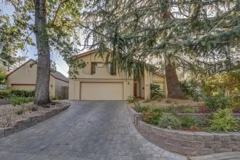 2115 Oxford St, Sacramento, CA 95815