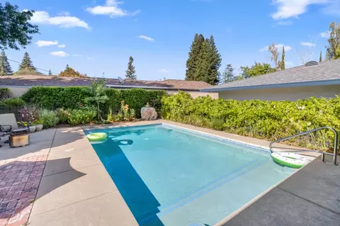 Exterior - 5417 Shelley Way, Carmichael, CA 95608 photo 8 of 31