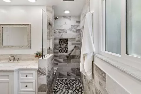 Bath - 5417 Shelley Way, Carmichael, CA 95608 photo 7 of 10