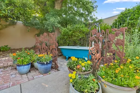 Exterior - 5417 Shelley Way, Carmichael, CA 95608 photo 15 of 31