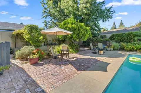 Exterior - 5417 Shelley Way, Carmichael, CA 95608 photo 11 of 31